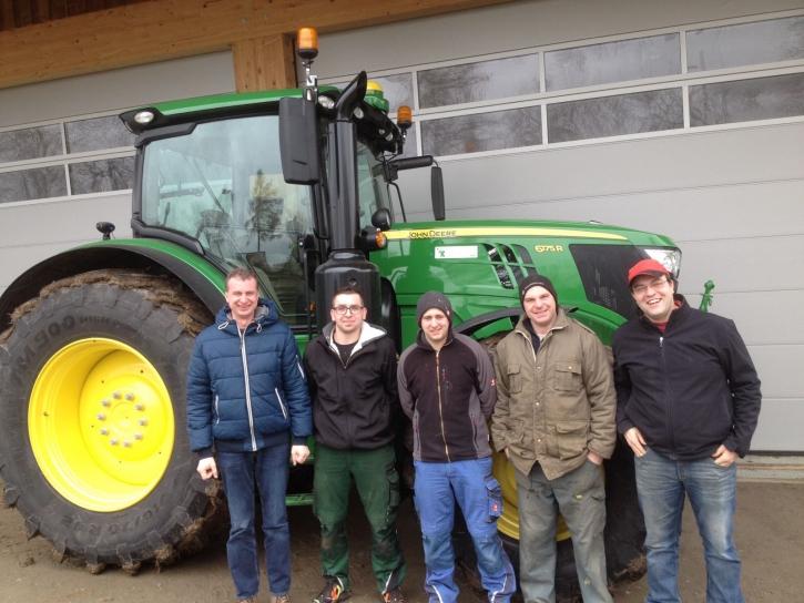 Neuen Traktor für die Maschinengemeinschaft Zissersdorf