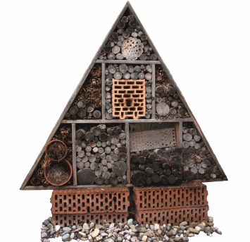 Insektenhaus-Garten-Naturnah-Maschinenring