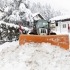 Auch bei großen Schneemengen übernehmen die Maschinenring Winterdienstleister zuverlässig die Schneeräumung von Gemeindestraßen und Privatwegen.