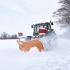Schneeräumen mit Traktor: Maschinenring Winterdienstleister im Einsatz. 