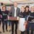 Die Bäuerinnen überraschten Josef Unterweger mit einem MR- Geburtstagskuchen