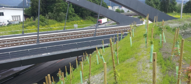 Maschinenring Kufstein Landschaftsbau bei der ÖBB Brücke Kramsach 